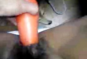 Amaterski material je uporabljena, da masturbirajo, porno slike dekleta