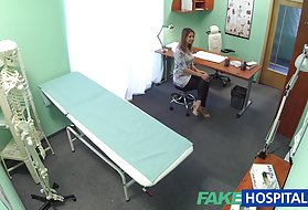 Seksi gospodinja goljufa hubby s svojim zdravnikom, ponarejenega hub kode