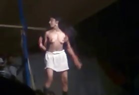 Indijski dekle trak plesno predstavo v javnosti, ples, porno pics mama uči
