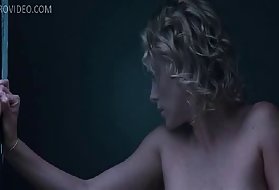 Celeb charlize theron, gol in nag slavni porno filmov ruske zrele ženske